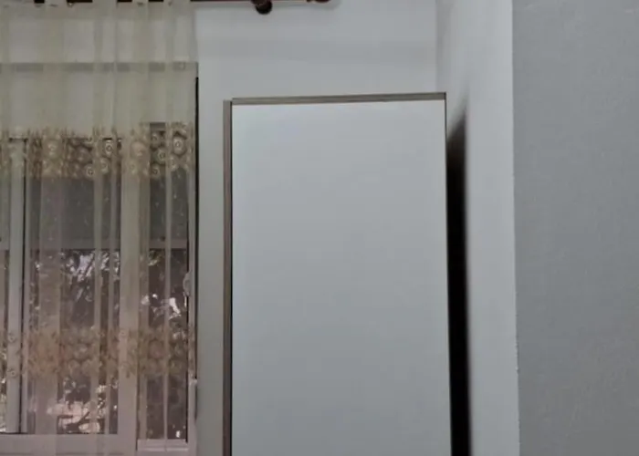 Berati * Golem (Tirana)